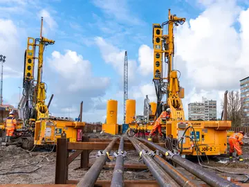 Bauer Spezialtiefbau installs anchor piles for highway section in Amstelveen